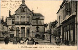 CPA CHATILLON-sur-LOIRE - Hotel de Ville et Rue du Cormier (164925)