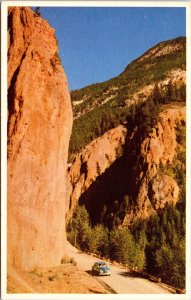 Red Rock Sinclair Canyon Radium Hot Springs Kootenay Park BC Canada Postcard UNP 