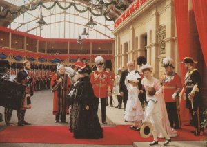 Queen Victoria & Carriage Royal Guests Waxwork Madame Tussauds Postcard