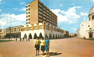 IRAPUATO, Mexico   HOTEL RIOJA & MONUMENTAL SQUARE   ca1950's Chrome Postcard