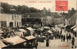 CPA AK COURTENAY - Le Marché aux Volailles (271635)