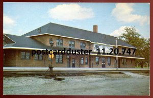 h3543 - COCHRANE Ontario Postcard 1960s Union Train Station