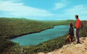 Vintage Postcard Lake Of The Clouds Porcupine Mountain State Park Michigan MI 