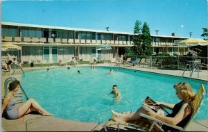 Howard Johnson's Motor Lodge, South Bend IN Vintage Postcard S69