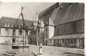 France Postcard - Beaune - Hotel-Dieu - Puits et Soeur Hospitaliere - Ref TZ809