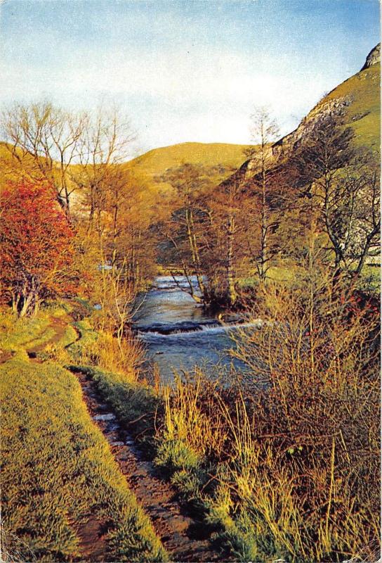 B100384 entrance to  dovedale derbyshire  uk