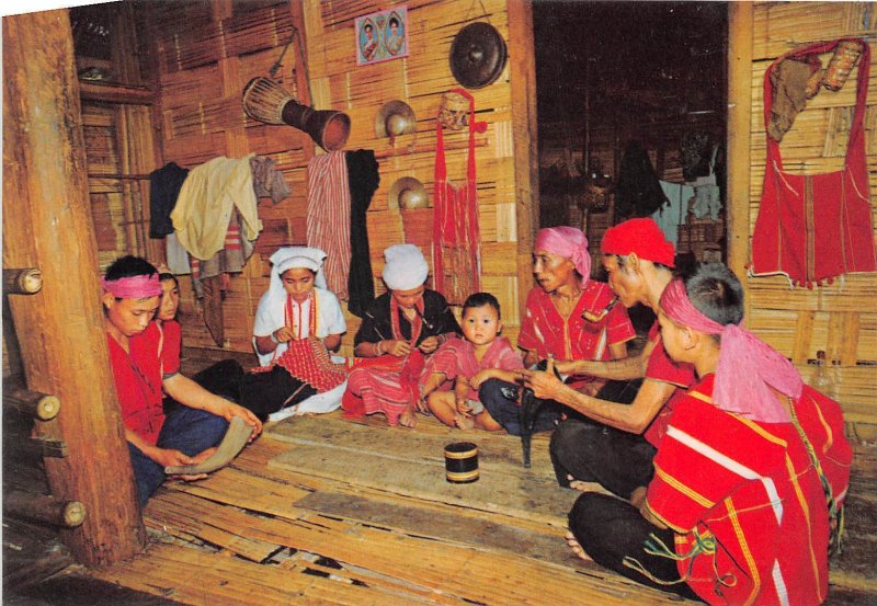 US84 Asia Thailand the Karen family one of the Hill tribes at Old Chiangmai cult