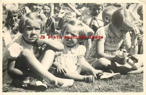 Dutch Royalty, RPPC, Netherlands Princesses Beatrix, Irene & Margriet, Tuinfeest