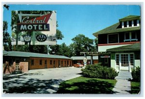 1961 Central Motel Roadside Car Fort Morgan Colorado CO Posted Vintage Postcard