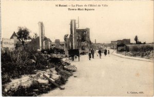 CPA ROISEL La Place de l'Hotel de Ville - Ruines (1292587)