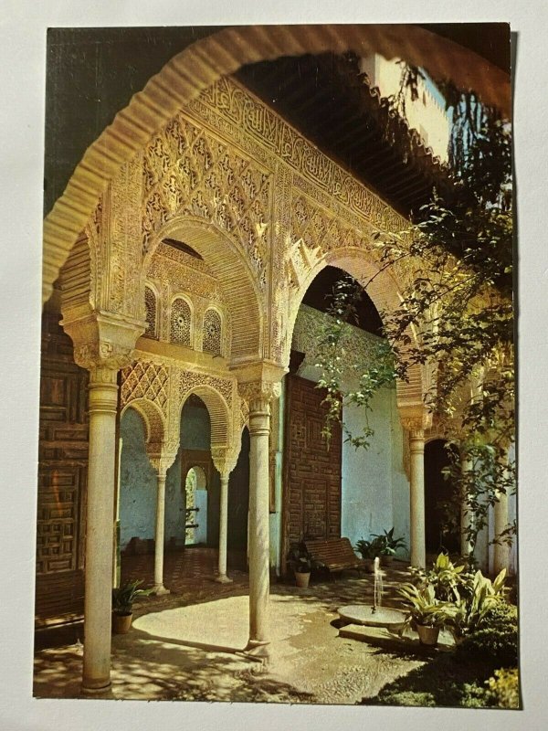 UNUSED  SPAIN POSTCARD - GRANADA PALACE GALLERY   (KK2776) 