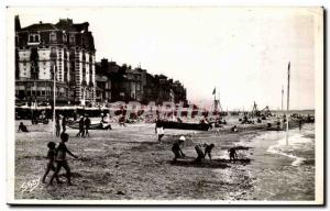 Modern Postcard Houlgate Beach and the casino & # 39hotel