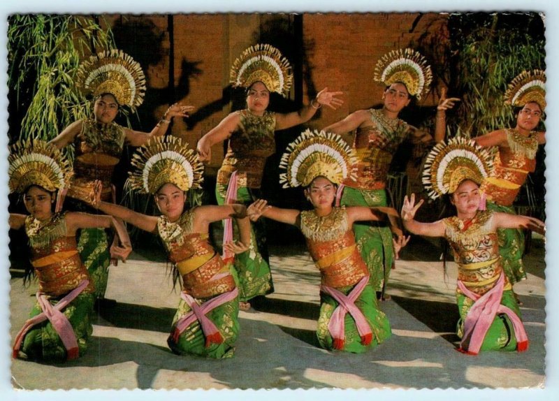 SINGAPORE ~ Beautiful Women DJANGER DANCERS in Costume 1976 - 4x6 Postcard