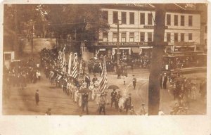 RPPC PATRIOTIC PARADE MANCHESTER NEW HAMPSHIRE REAL PHOTO POSTCARD 1910