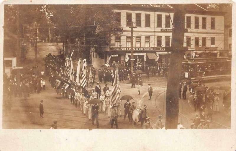 RPPC PATRIOTIC PARADE MANCHESTER NEW HAMPSHIRE REAL PHOTO POSTCARD 1910