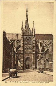 CPA La Cathédrale AMIENS Poertail de la Vierge dorée (17301)