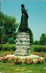 Evangeline Monument Grand Pre Park Nova Scotia Canada Annapolis VTG Postcard UNP 