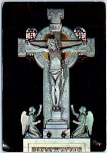 M-45055 Basilica of the Sacred Heart Christ on the Cross from the Bene D'oeuvre