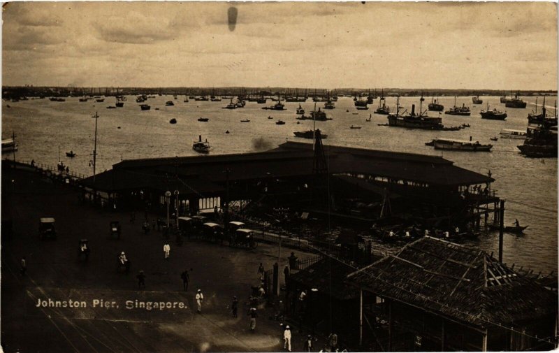 PC CPA SINGAPORE, JOHNSTON PIER, VINTAGE REAL PHOTO POSTCARD (b4398)