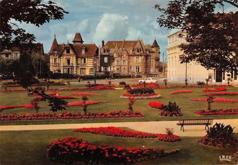 BR54509 LE jardin du casino Cabourg france