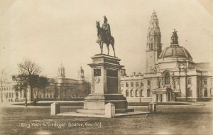 Postcard UK Wales City hall Cardiff, Glamorgan Tredegar statue clocktower