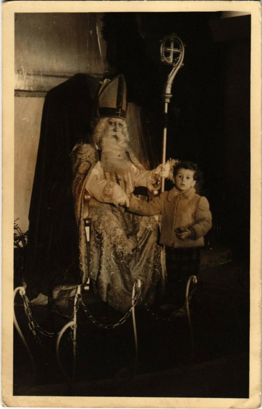 PC CPA SAINT NICHOLAS WITH STAFF AND A LITTLE BOY, Vintage Postcard (b17271)
