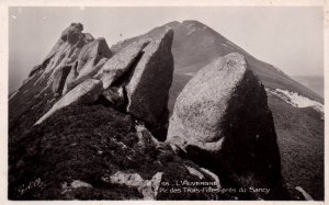 Pic des Trois Filles pres du Sancy,L'Auvergne,France BIN