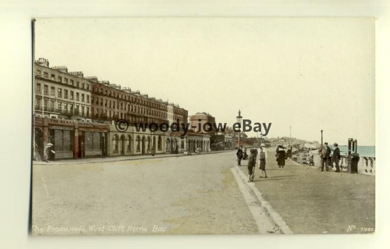 tp7846 - Kent - View West along the Promenade, West Cliff, Herne Bay - postcard