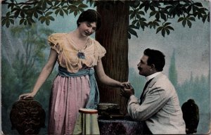 Victorian Romantic Couple Vintage Postcard C014