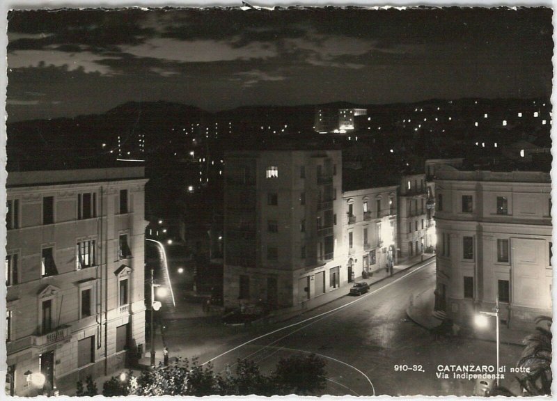 44377 Vintage POSTCARD - CATANZARO City - NIGHT-