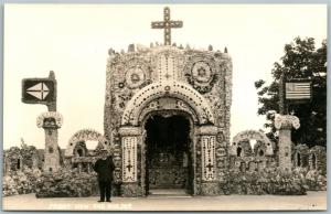 PATRIOTIC FLOWER DESIGN CHURCH ANTIQUE REAL PHOTO POSTCARD RPPC US FLAG