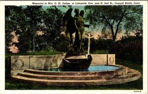 Postcard FOUNTAIN SCENE Council Bluffs Iowa IA AO7347