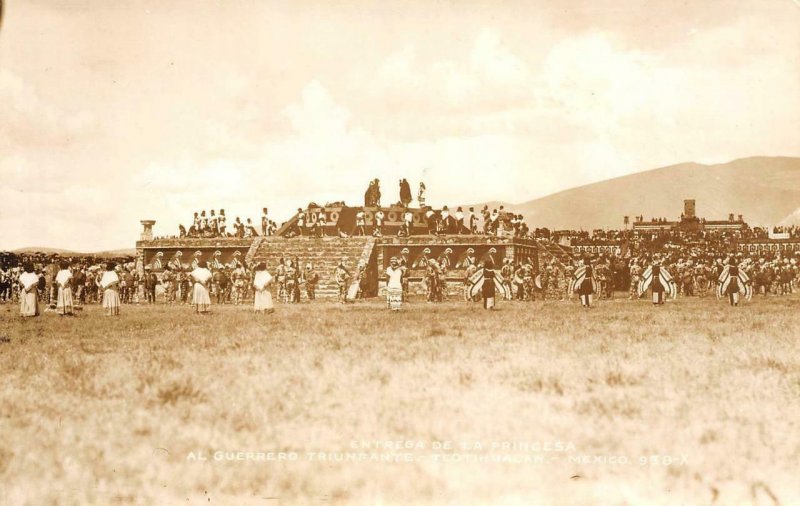 RPPC Entrega De La Princesa Al Guerrero Triunfante Teotihuacan Vintage Postcard