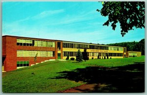 Inter-Lakes High School Building Meredith New Hampshire UNP Chrome Postcard F8