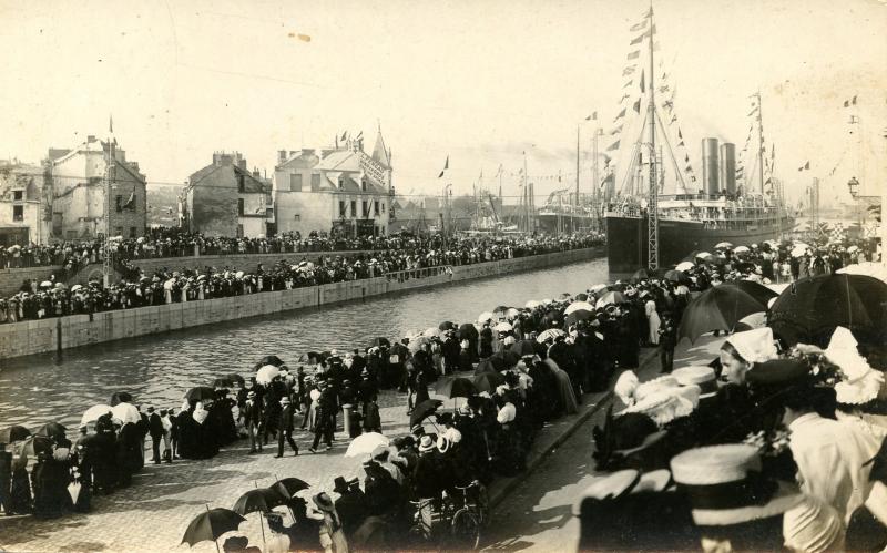 France - St Nazaire, 1907. At the Docks.   *RPPC          ***GREAT PICTURE***