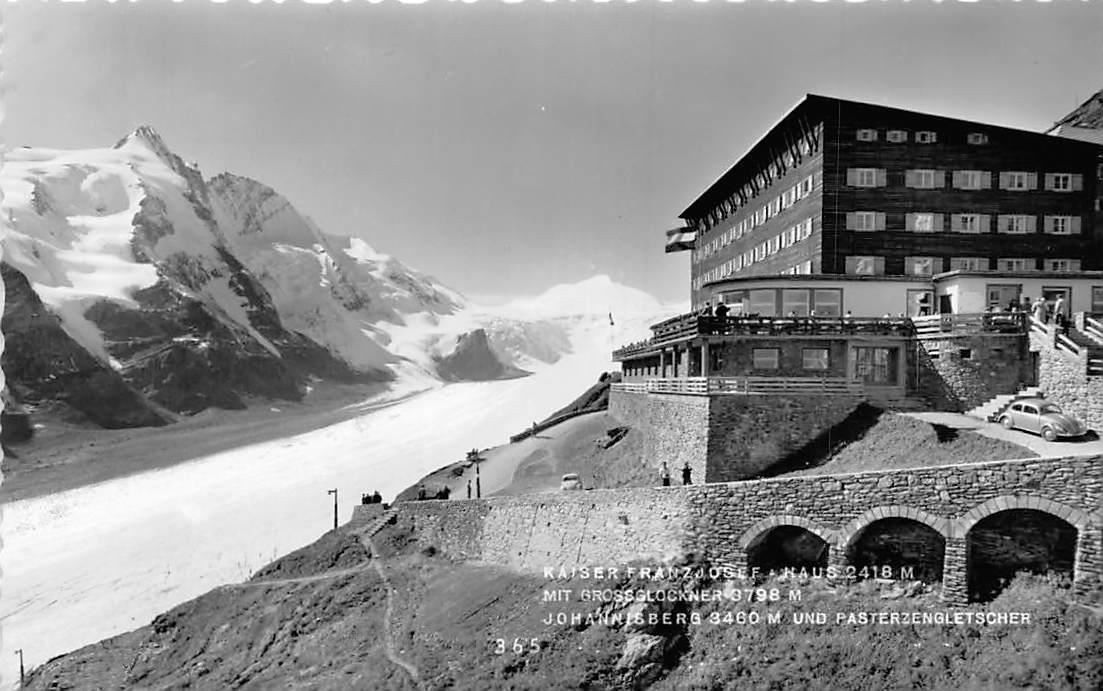 Kaiser Franz Josef Haus mit Grossglockner Johannisberg und