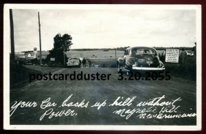 h2808 - MONCTON NB 1947 Magnetic Hill. Old Cars. Real Photo Postcard