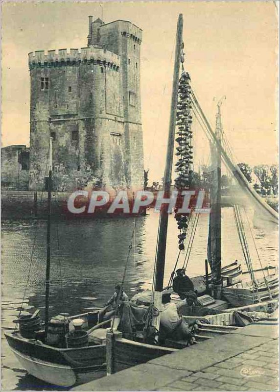 Modern Postcard La Rochelle (Charente Maritime) a corner Port and Tour St Nic...