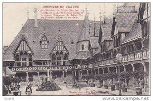 Cour d'Honneur De l'Hotel-Dieu, Hospices de Beaune, Beaune (Cote d´Or), Fran...