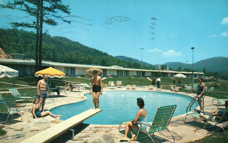 Vintage Postcard Howard Johnson Motor Lodge Restaurant Asheville North Carolina