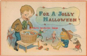 Halloween, Samson Brothers No S 601-4 Color, Boy Bobbing for Apples, Sprites