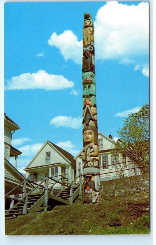 *Giant Frog Totem Pole Downtown Juneau Alaska Vintage Postcard B74
