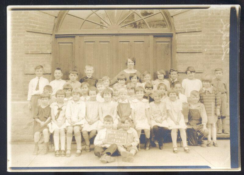 REAL PHOTO PHOTOGRAPH 5X7 HONOLULU HAWAII MCKINLEY GRADE SCHOOL CHILDREN