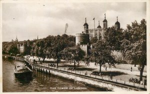 London Thames navigation & sailing Tower of London transport barge vessel