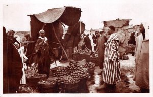 US17 Africa Algerie Orange market typical scene ethnic costume Morocco
