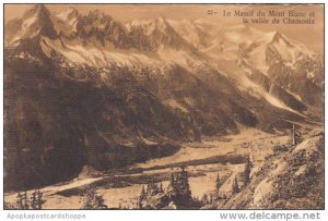 France Chamonix Le Massif du Mont Blanc et la vallee de Chamonix