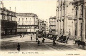 CPA ANGOULEME - Place de l'Hotel-de-Ville (519222)