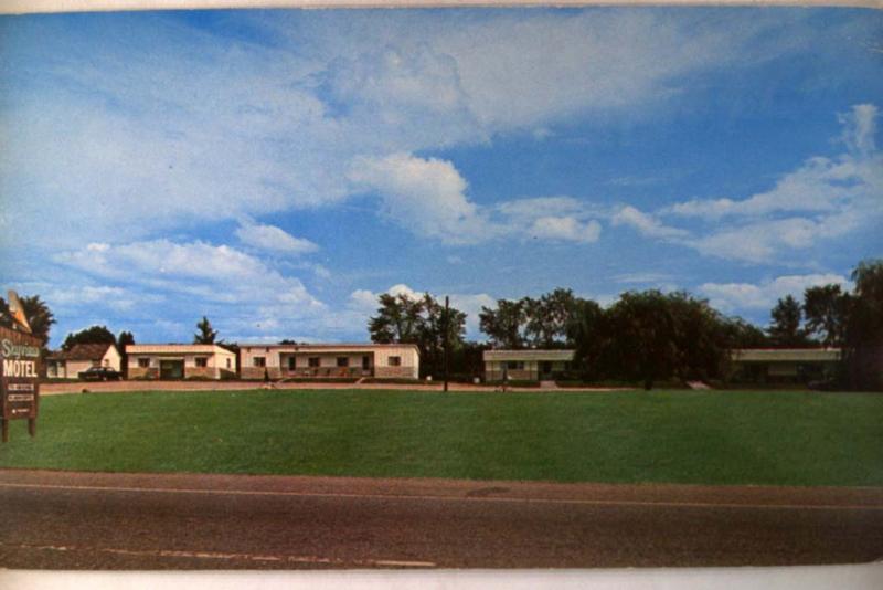 Unused pre-1980 SKYVIEW MOTEL in Vergennes Vermont VT postcard y2815