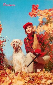 Postcard 1950s woman's hunter dog rifle photo studio Dexter 1950s 23-10671