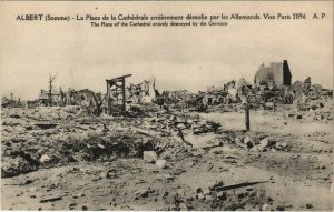 CPA Guerre Military ALBERT Place de la Cathédrale (807584)
